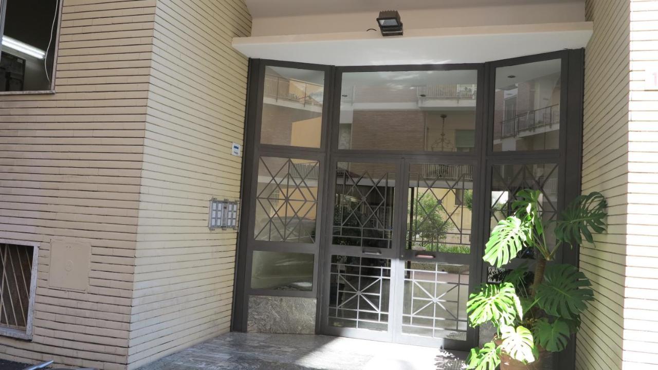 Spacious Panoramic Apartment - Half Way Center-Vomero District Napoli Dış mekan fotoğraf